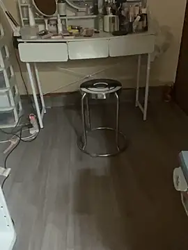 Mina048 webcam