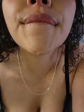 Lucy_Marin webcam