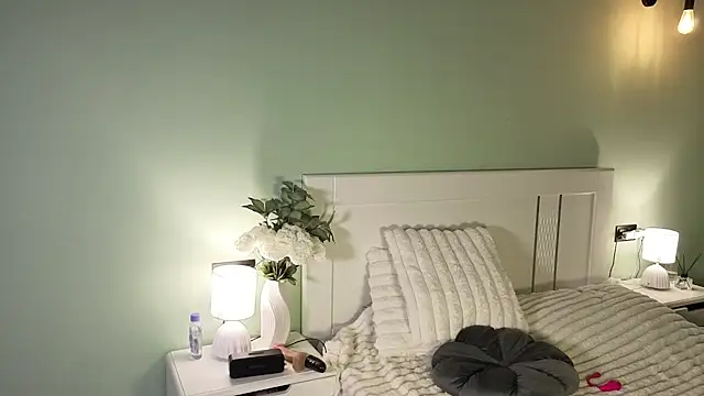 DianaaLight live cam on StripChat