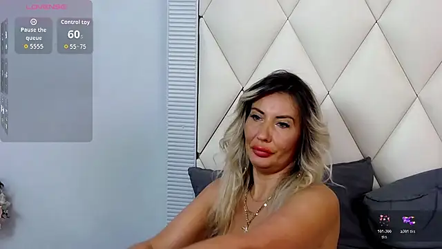 GinaBear webcam