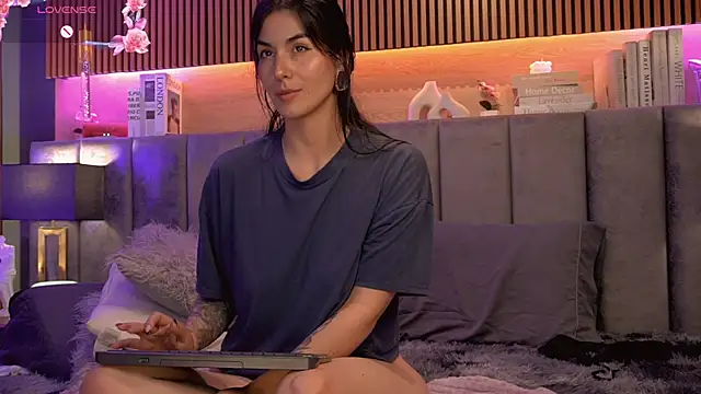 Angelina_Dior webcam
