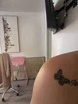 PamelaJonsom_ webcam