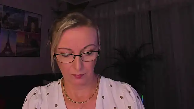 vanessa_chat - Vanessa_chat's free webcam - UK Sex Cams