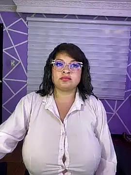 miiaajoness - MiiaaJoness's free webcam - UK Sex Cams