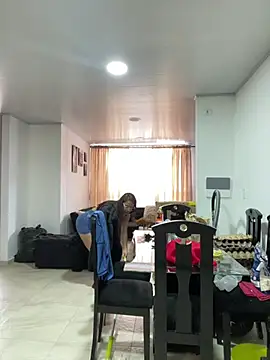 Pretty__Milf webcam