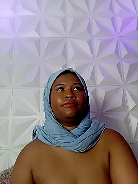 DALILAA_CURVY webcam