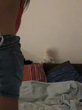 MysticKittye live cam on StripChat