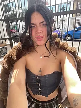 PamelaJonsom_ webcam