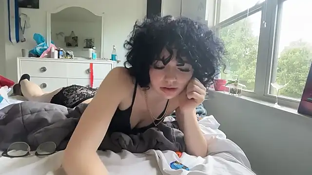 petitewhitebaee