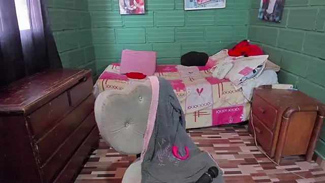 DanaaRey live cam on StripChat