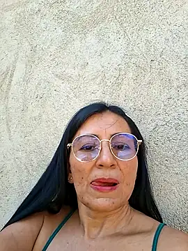maturexxxnaughty (F milf) - I fuck myself with a cucumber from behin