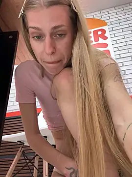 kira_mia (F young) - remove top & go out cabine in MEN's🥵