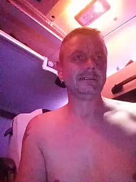 adas- (Ask my age) - Walonki lub zabawki anal