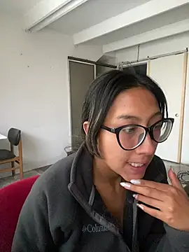 stefanyluxe_18 (F teen) - deep throat + lots of saliva