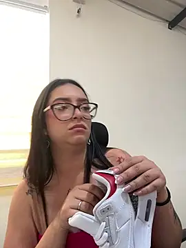 Kloenovoa- live cam on StripChat