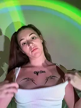 SavannahNoire live cam on StripChat