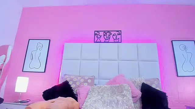 charlotte_kisss webcam