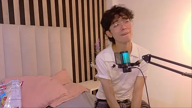 Twink_Sebas7 webcam