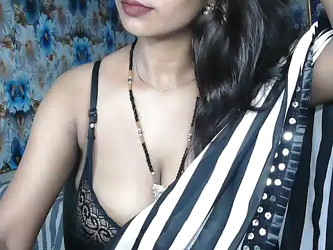 NottyMomo webcam