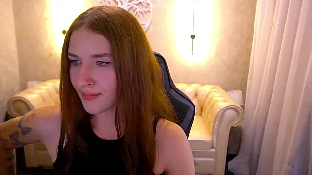 MirellEmber webcam