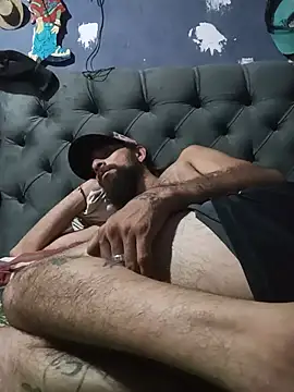 hairy_mannn webcam