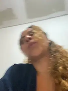 Chloe_Leaozinho webcam