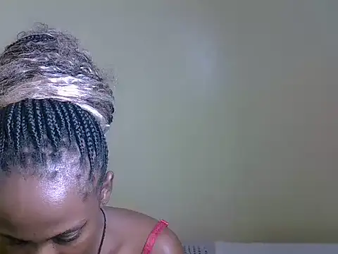 Pearl_petite webcam
