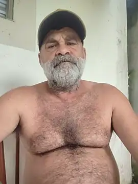 Peludo173317's live cam