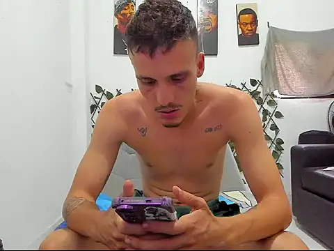 Latins_Boss webcam