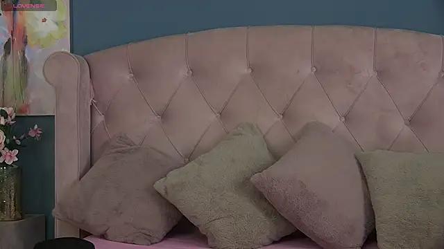 ZoeSkyee webcam