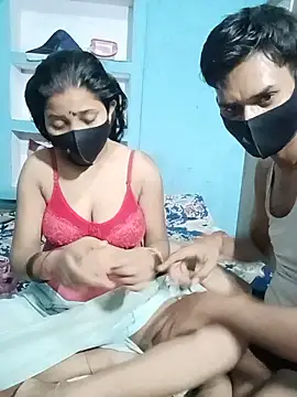 RoyalDesiCouple webcam