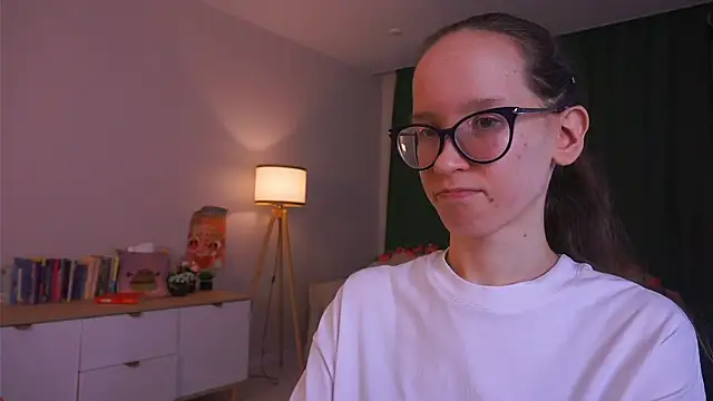 BettyBrowni webcam