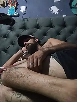 hairy_mannn webcam