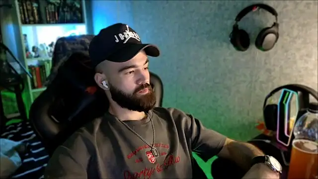 _Serious_Man webcam