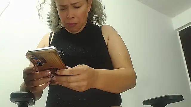 dalilasquirt1 webcam