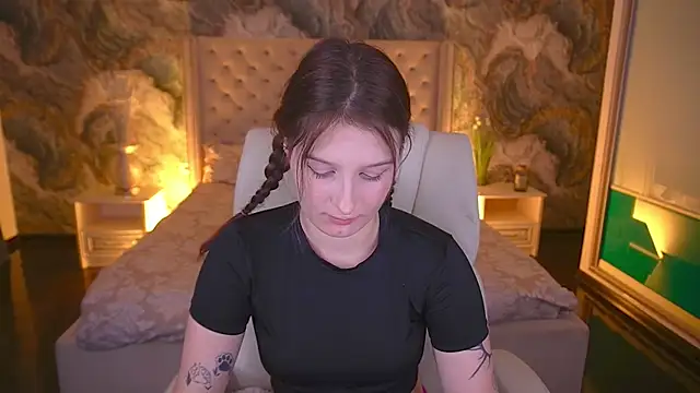 VikVikLove webcam