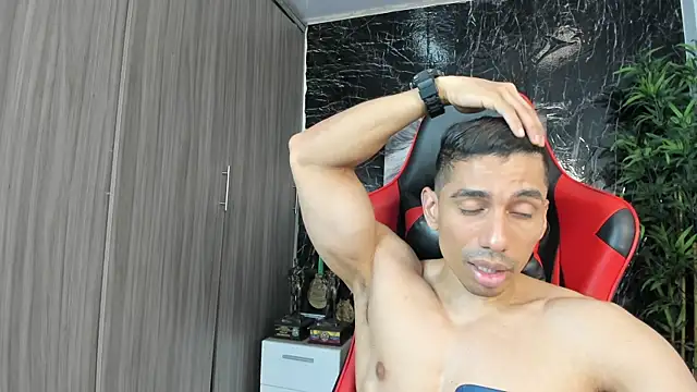Erik_castle live cam on StripChat