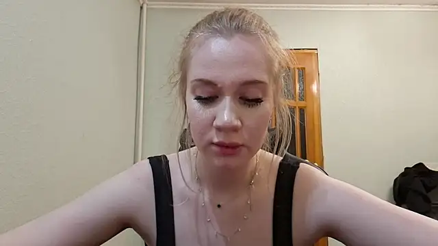 renna_rine live cam on StripChat