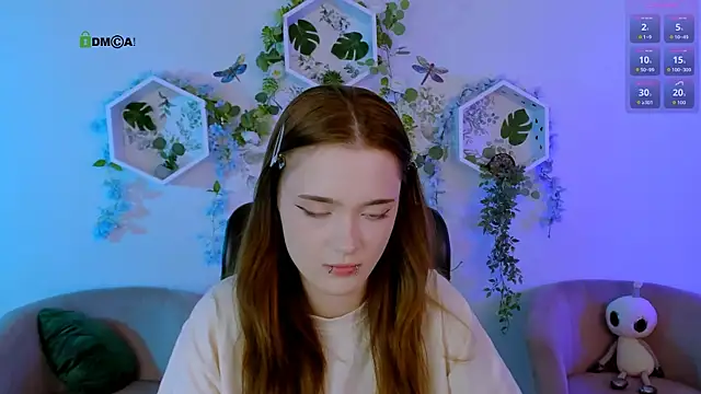 liana_kisses webcam