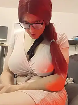 sissytrapdolly24 webcam