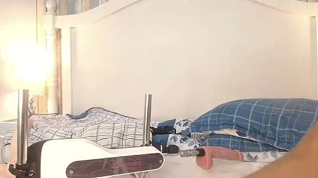 AlikaAdul webcam