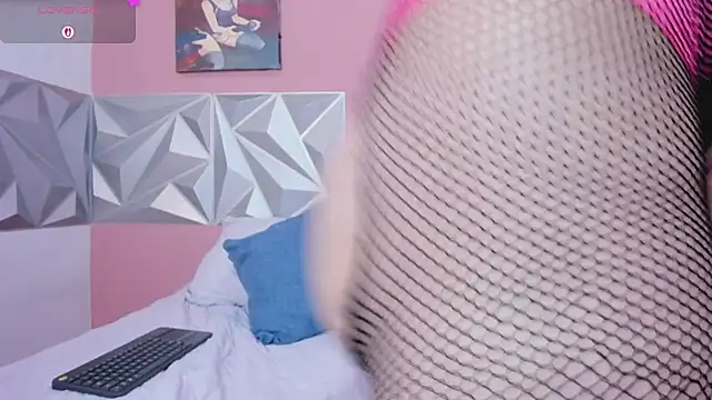mia_gold_ webcam