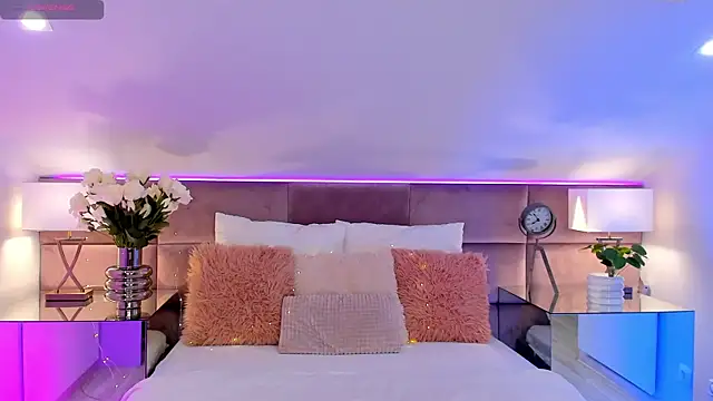 MiaMuse live cam
