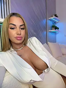 KirstieVegas 🌥 chatroom