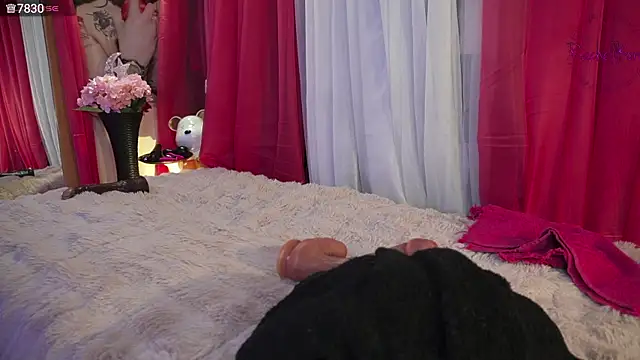 rachellkors (Ask my age) - Hands jerk, mouth needs your cum
