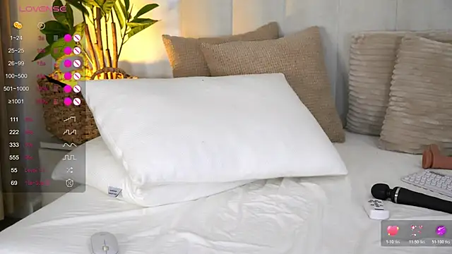 AishaSins webcam