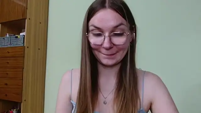 LooveELLYx webcam
