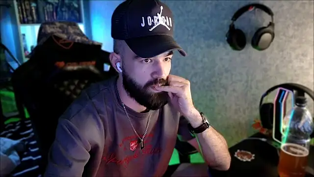 _Serious_Man webcam