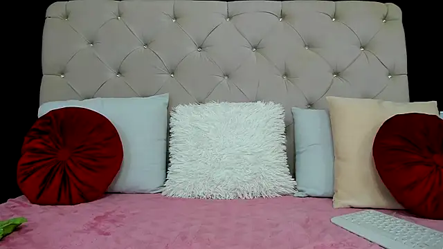 Sweet_Candyy__ live cam on StripChat