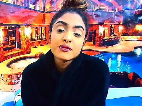 IndianPretty14u2Luv webcam